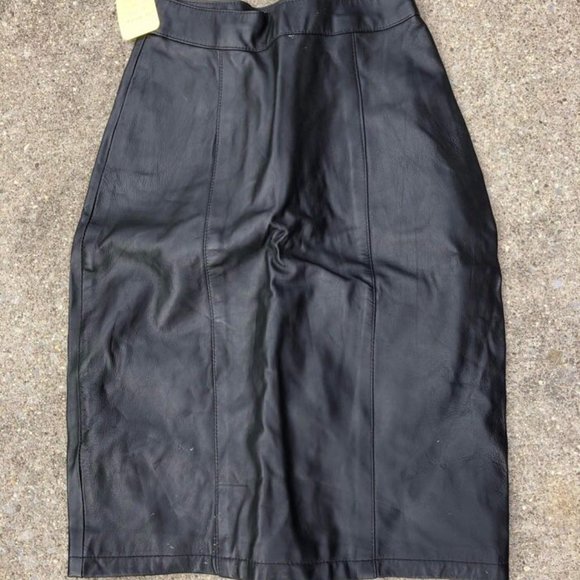 leather skirt - Picture 2 of 2